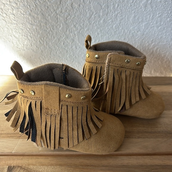 Bootie Bundle 3-6 Months Cowgirl Boots and Ugg Like Slip Ons - Picture 2 of 9